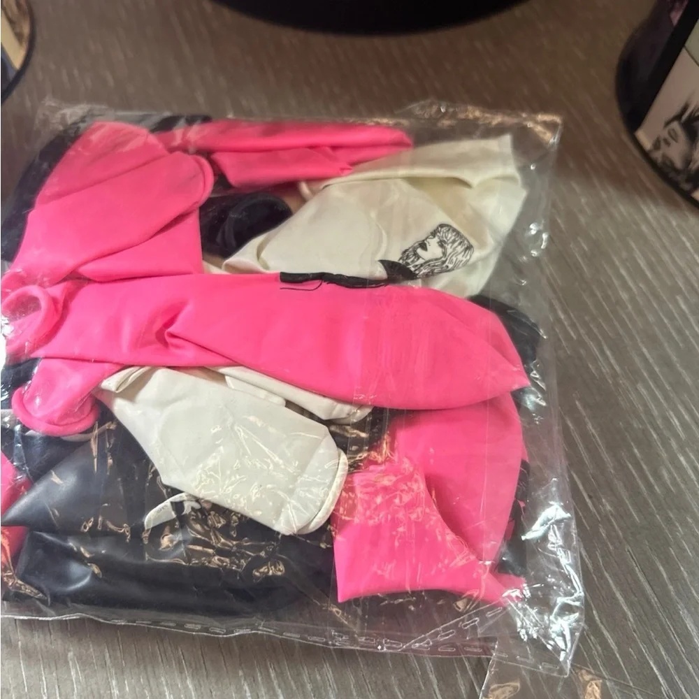 Taylor Swift Party Set with Pink and Black Accents‎